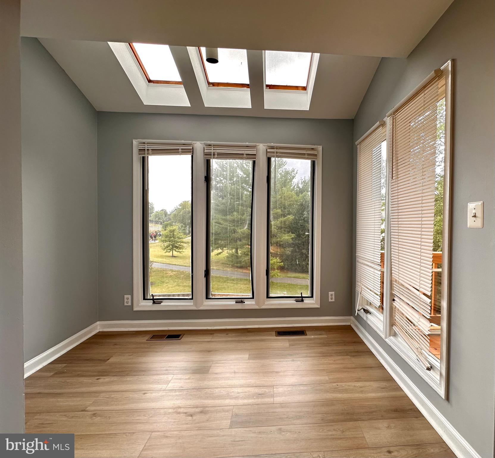 21220 HEDGEROW TERRACE