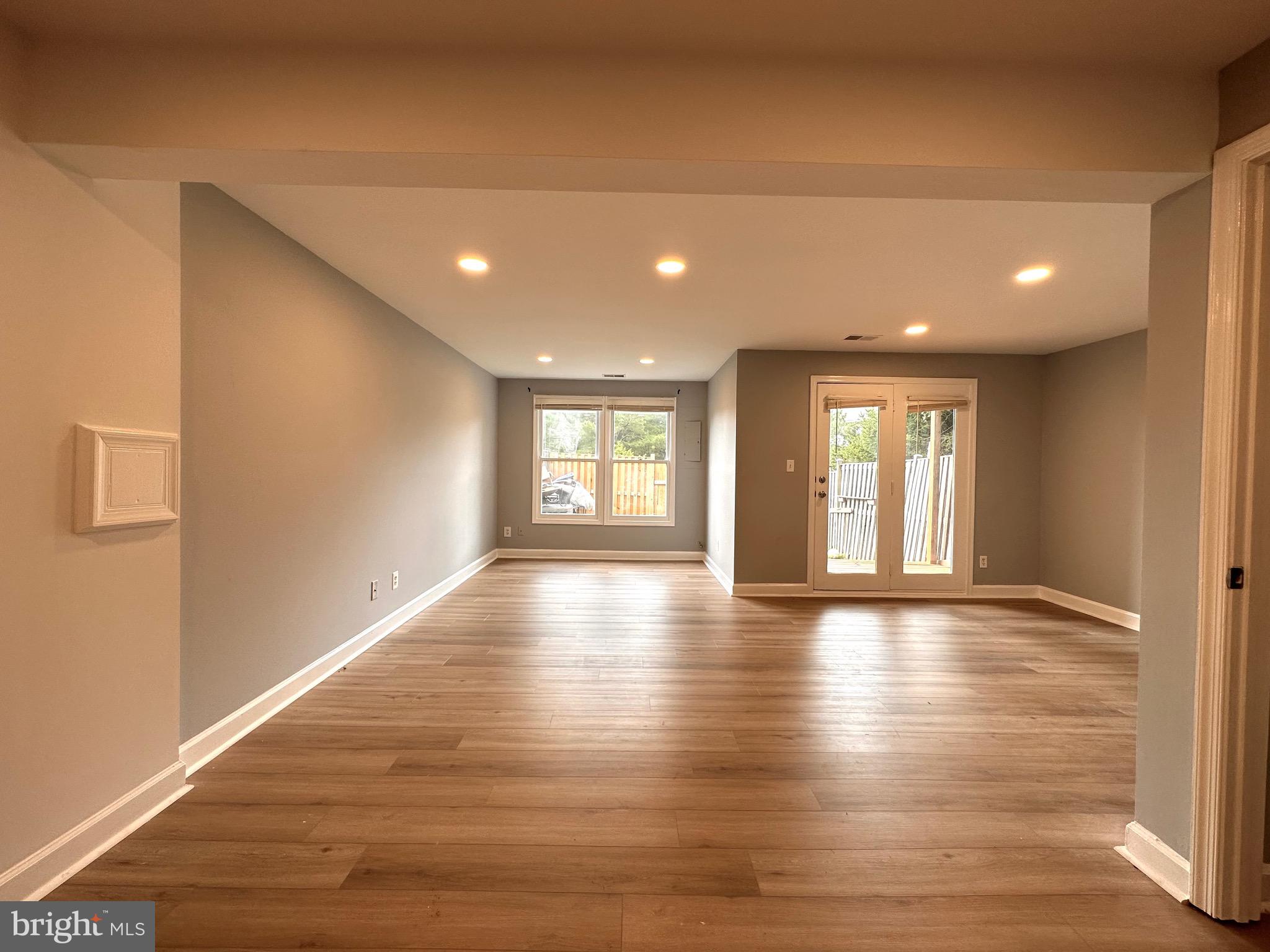 21220 HEDGEROW TERRACE