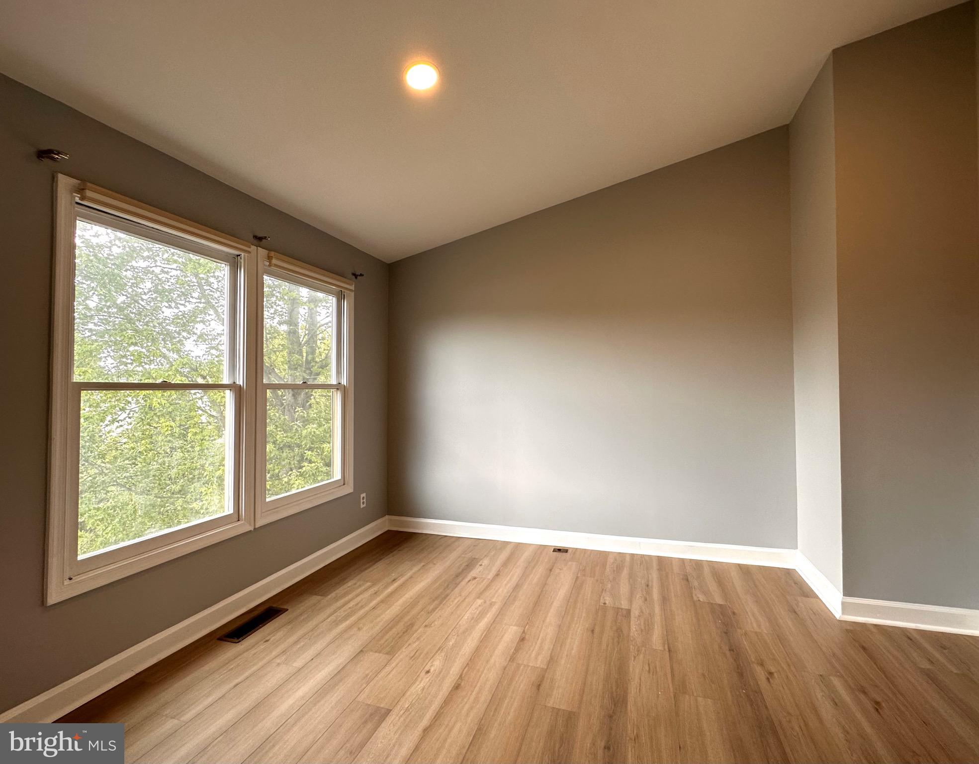 21220 HEDGEROW TERRACE