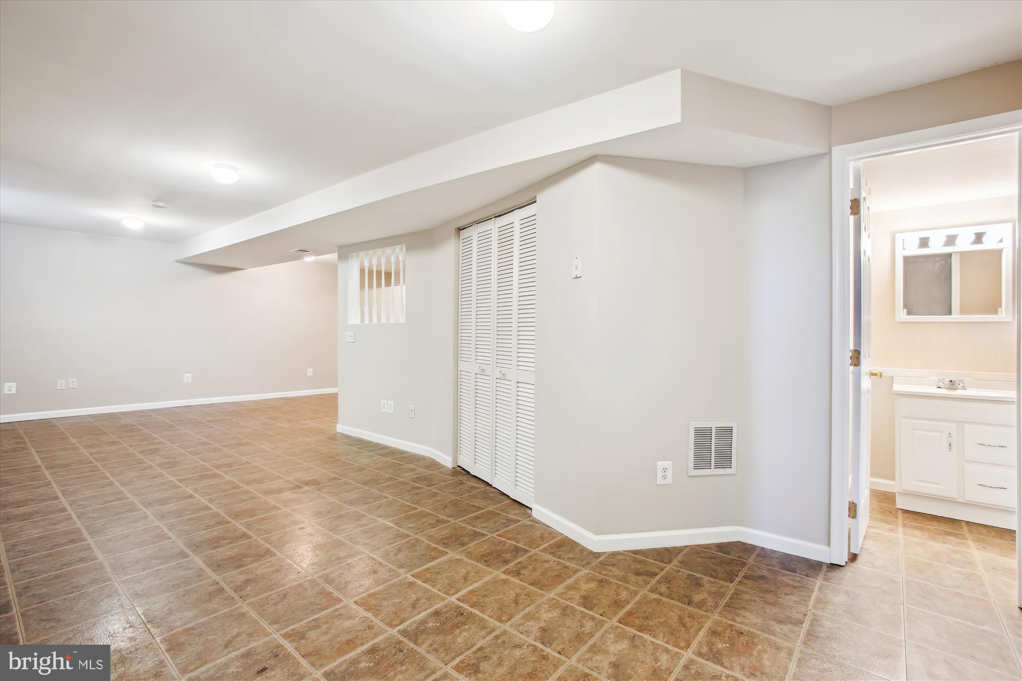 46564 WHITECHAPEL WAY