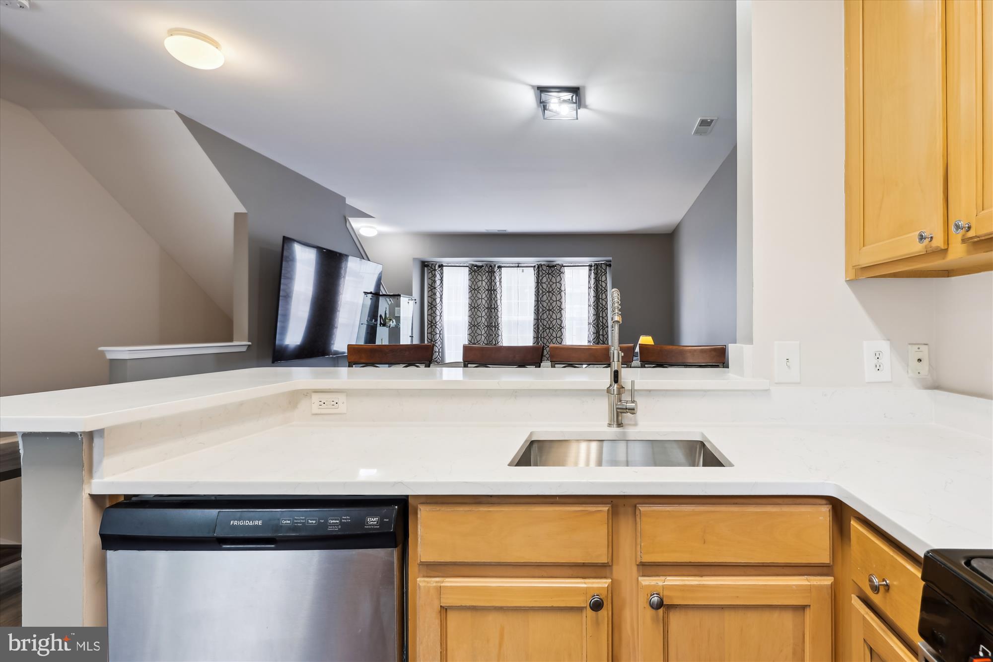 23151 BLACKTHORN SQUARE