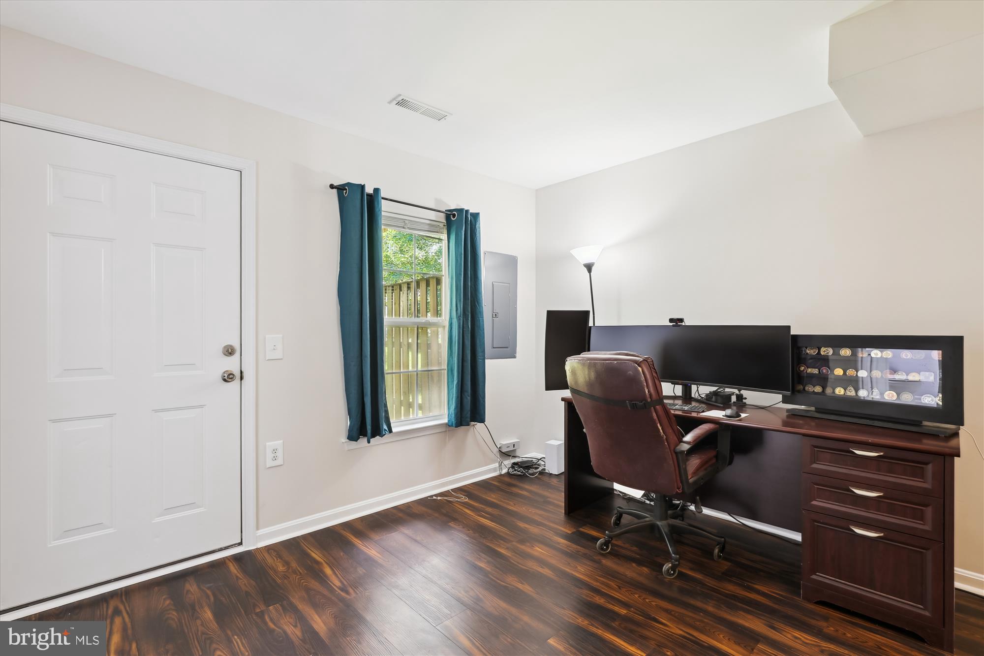 23151 BLACKTHORN SQUARE