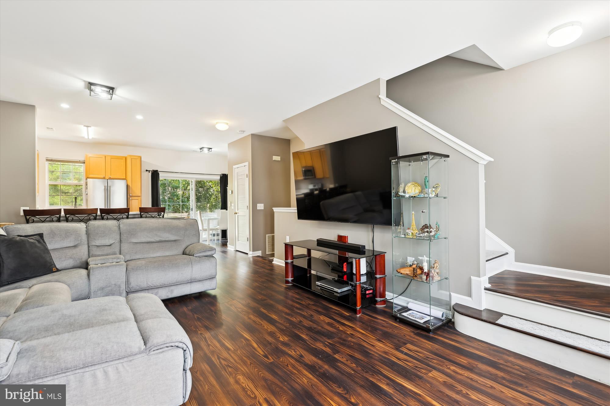 23151 BLACKTHORN SQUARE