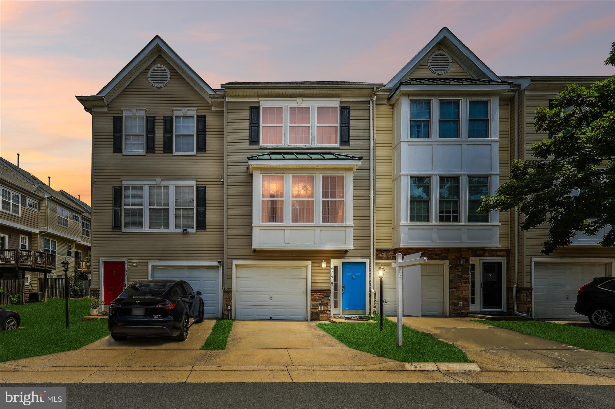 23151 BLACKTHORN SQUARE