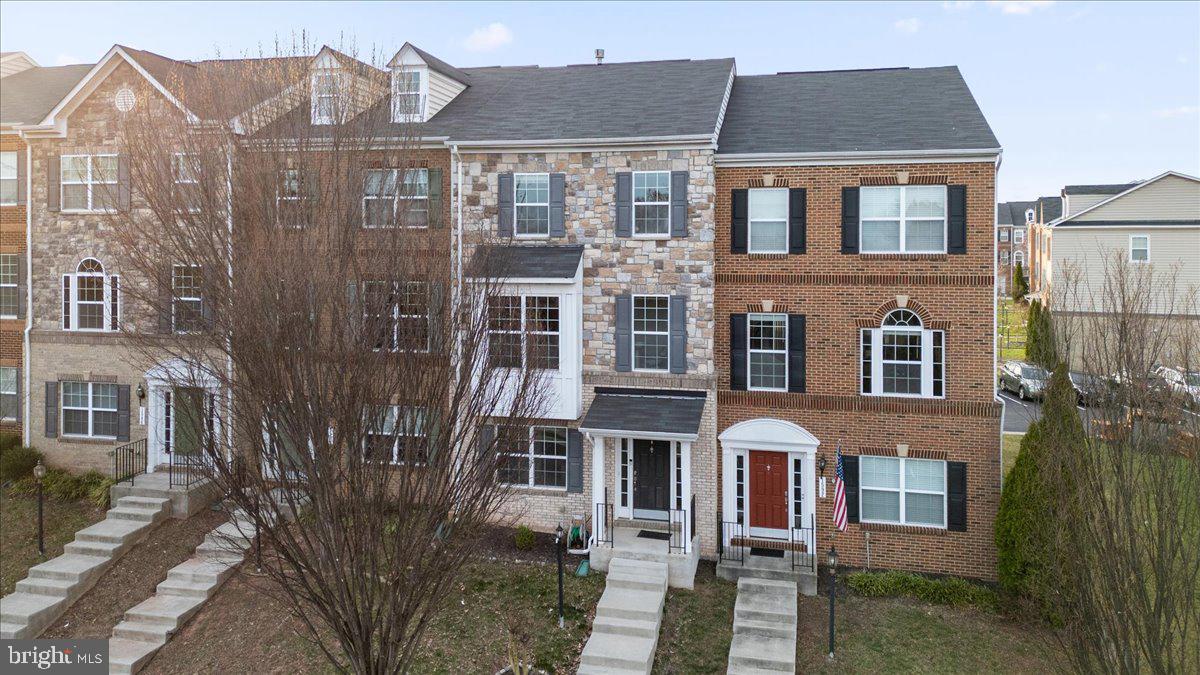 1590 KINNAIRD TERRACE NE