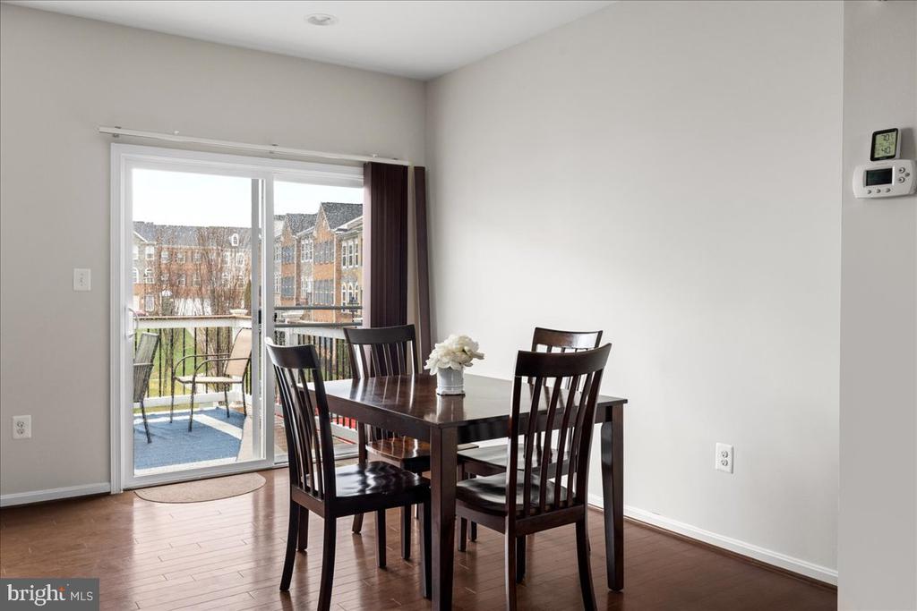 1590 KINNAIRD TERRACE NE