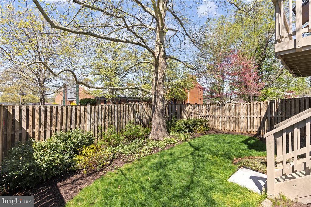 734 HETZEL TERRACE SE