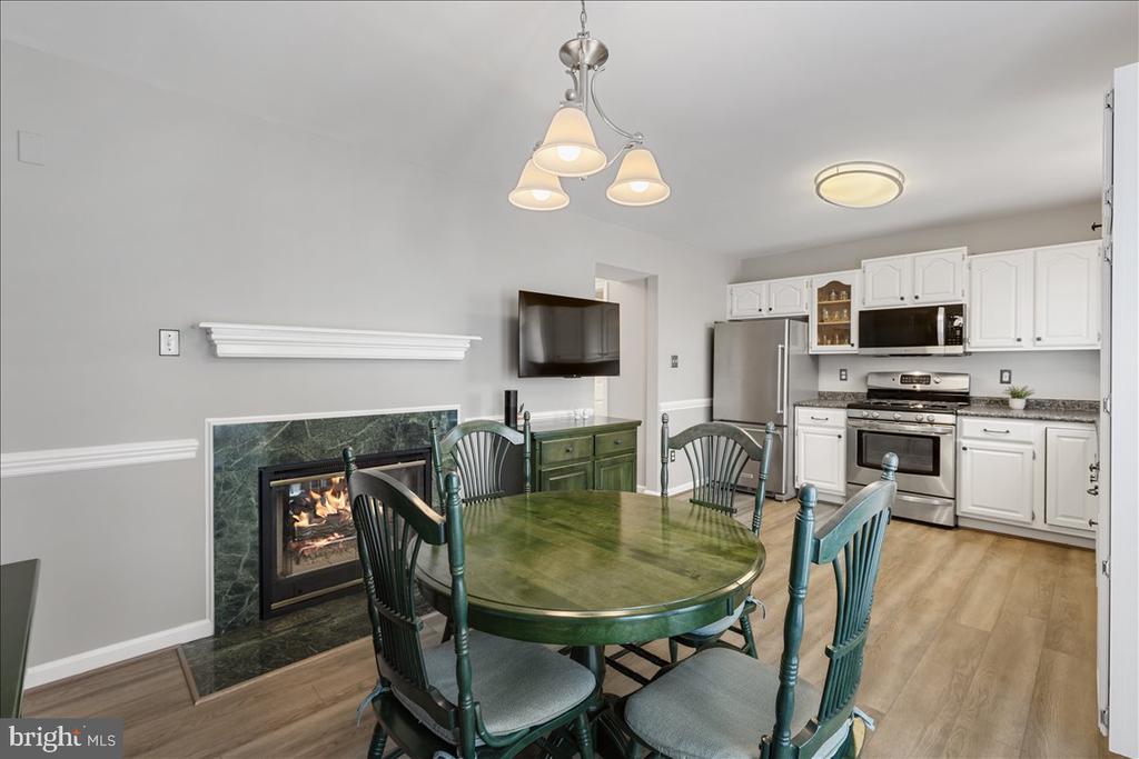 734 HETZEL TERRACE SE