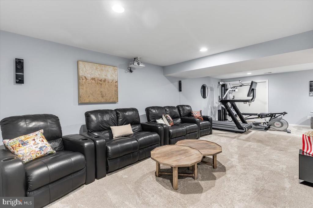 813 CASLA COURT SE