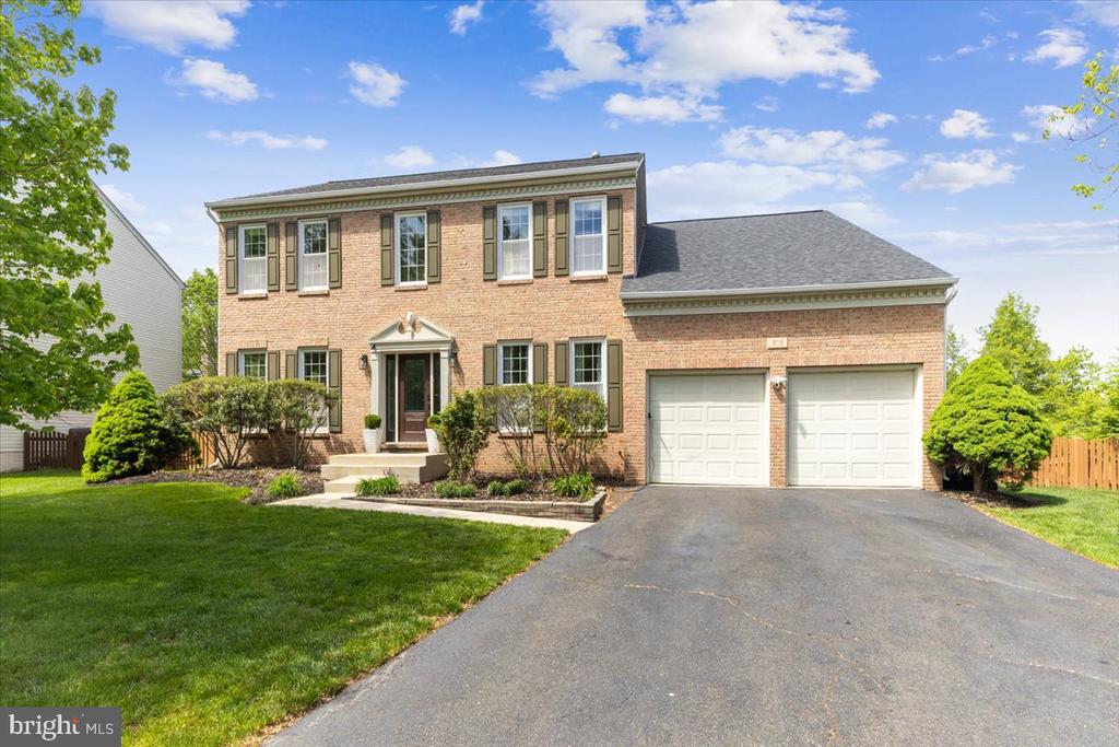 813 CASLA COURT SE