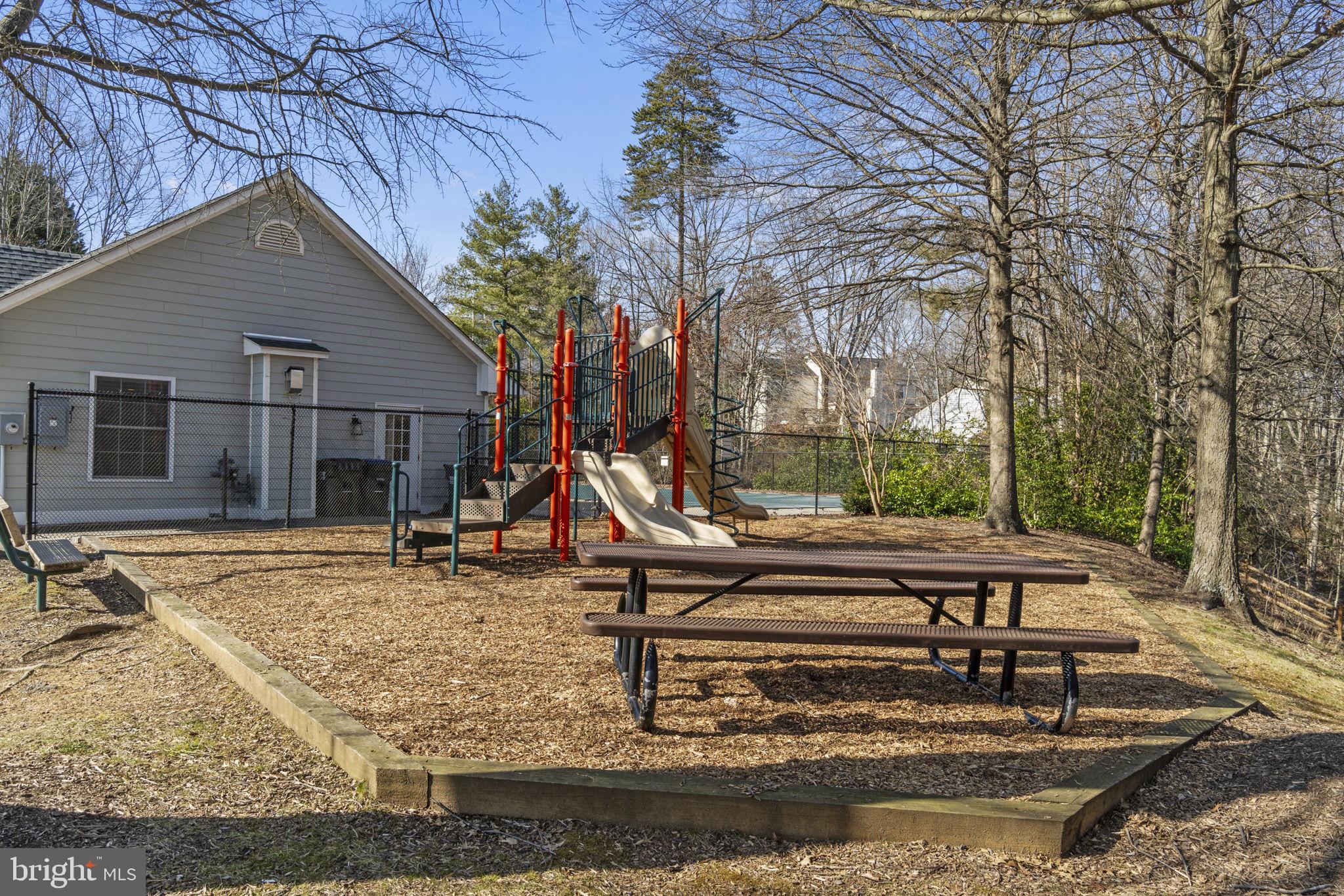 2847 SWEET GUM COURT
