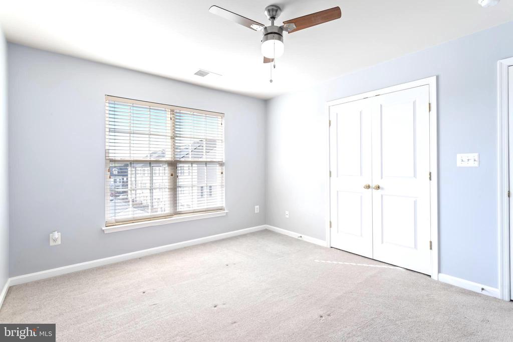 9152 RIBBON FALLS LOOP