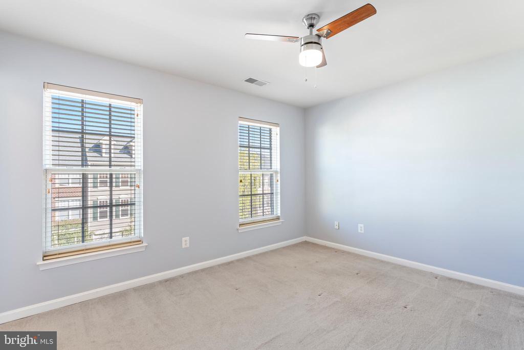 9152 RIBBON FALLS LOOP