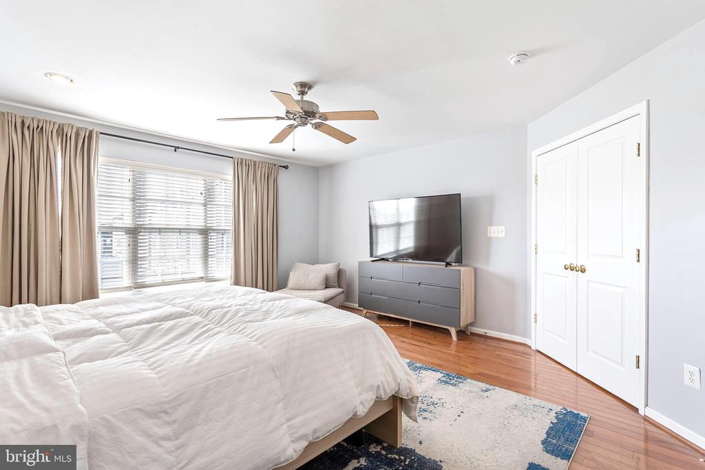 9152 RIBBON FALLS LOOP