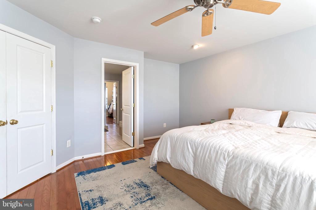 9152 RIBBON FALLS LOOP
