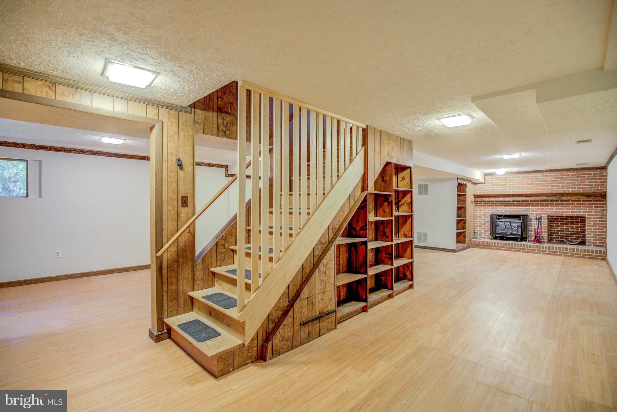 8154 BLANDSFORD DRIVE