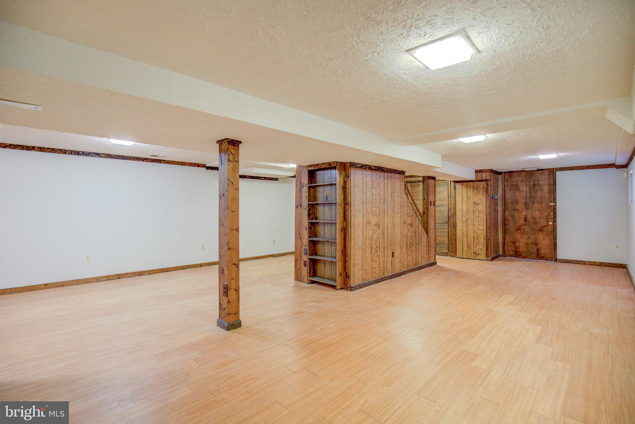 8154 BLANDSFORD DRIVE