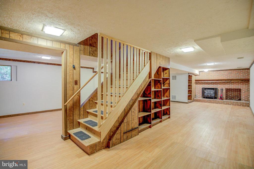 8154 BLANDSFORD DRIVE