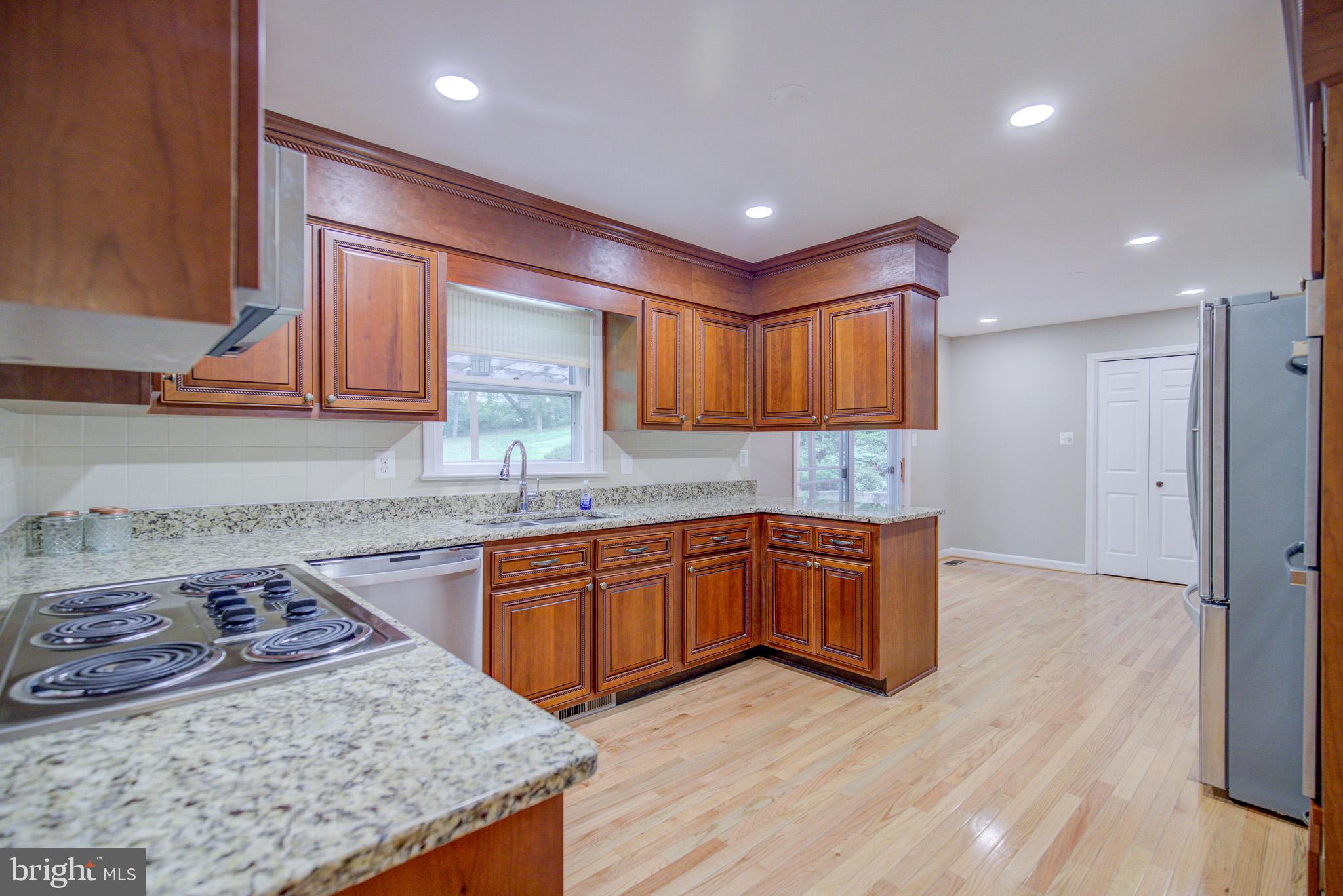 8154 BLANDSFORD DRIVE