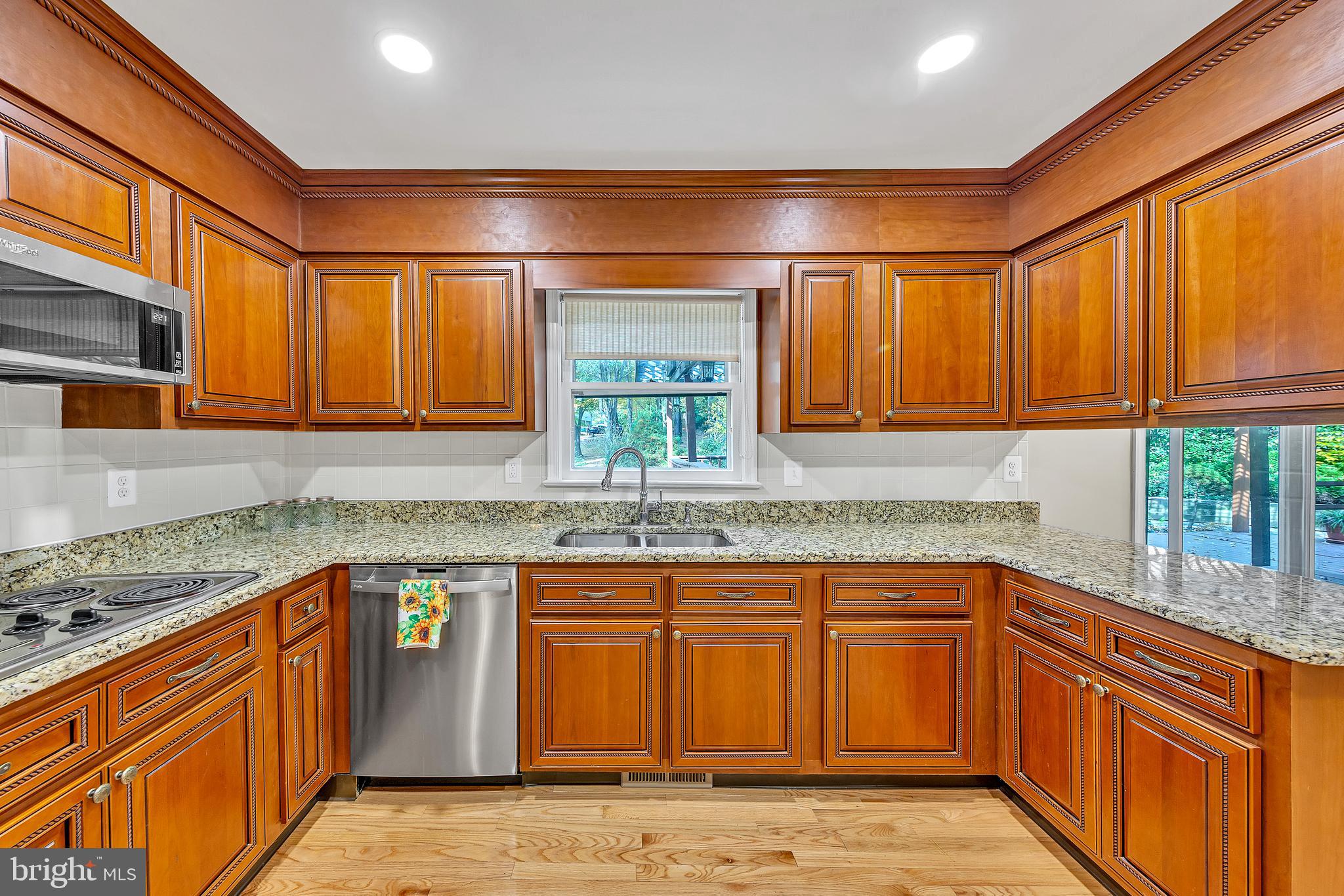 8154 BLANDSFORD DRIVE