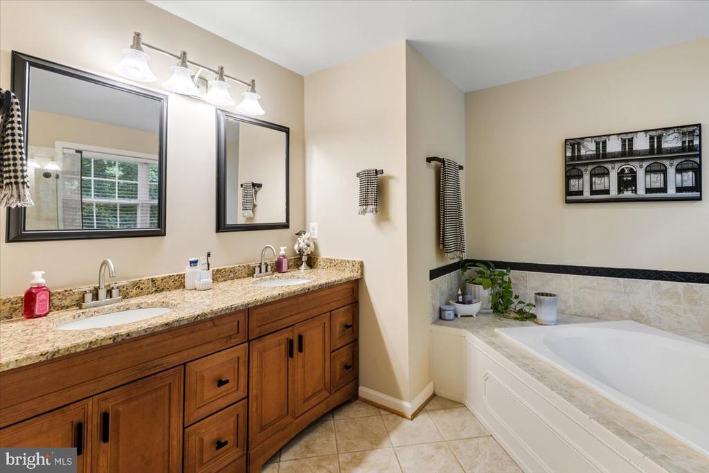 11218 STONEBROOK DRIVE