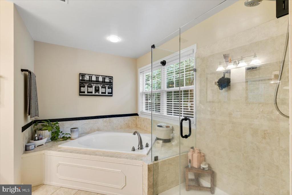 11218 STONEBROOK DRIVE