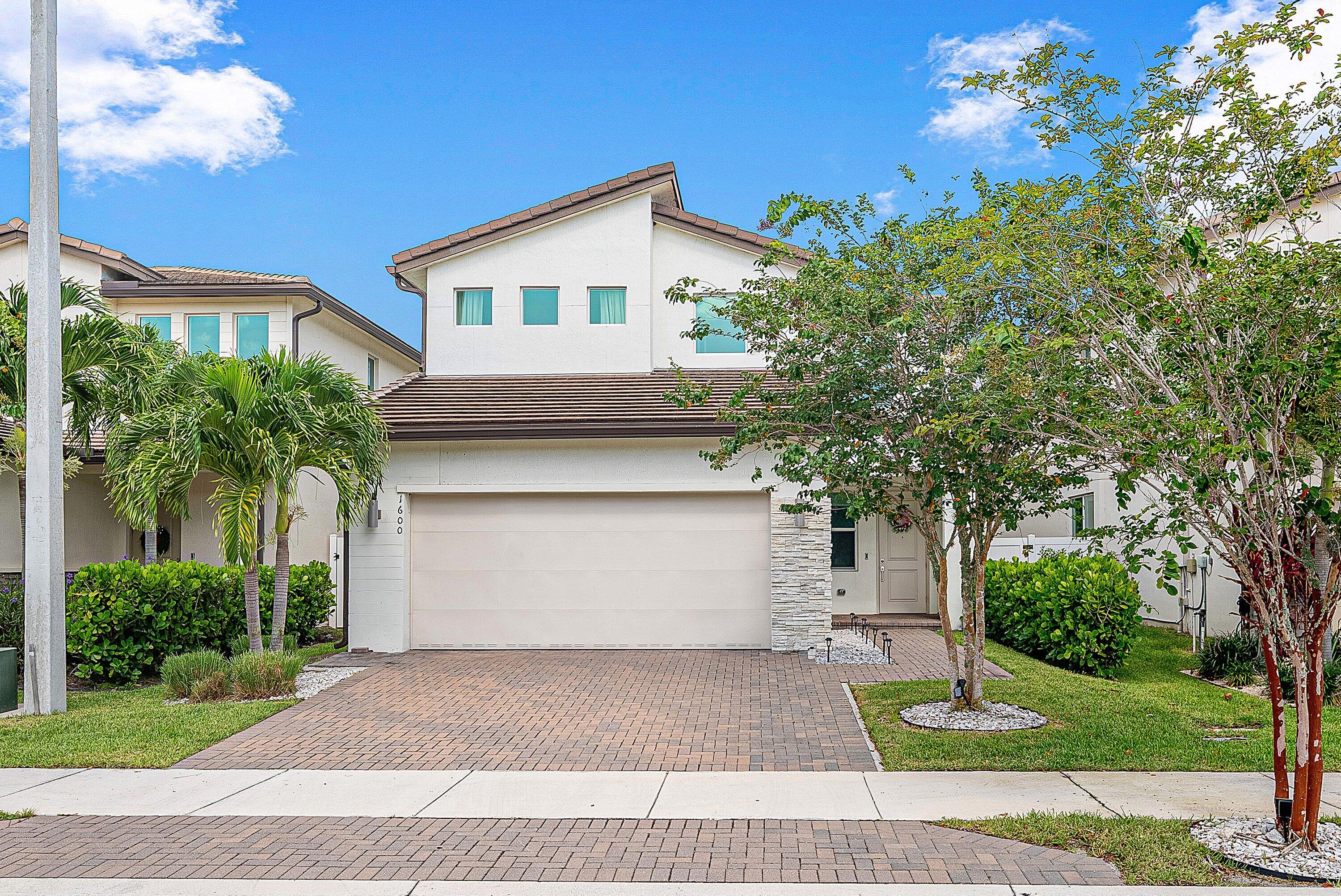 1600 Verawood Lane