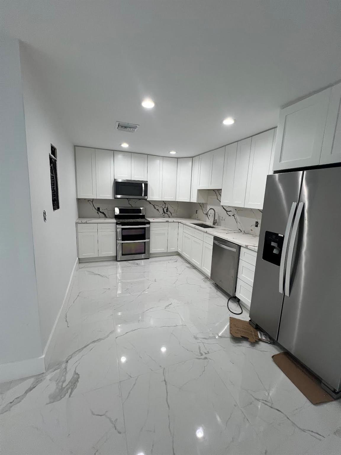 700 NW Nw 3rd Ave Avenue