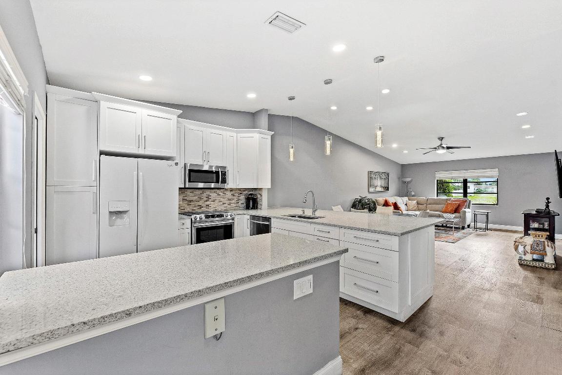 6112 Kings Gate Circle