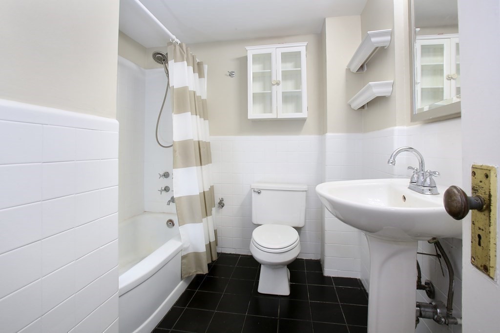 271 Dartmouth St # 2C