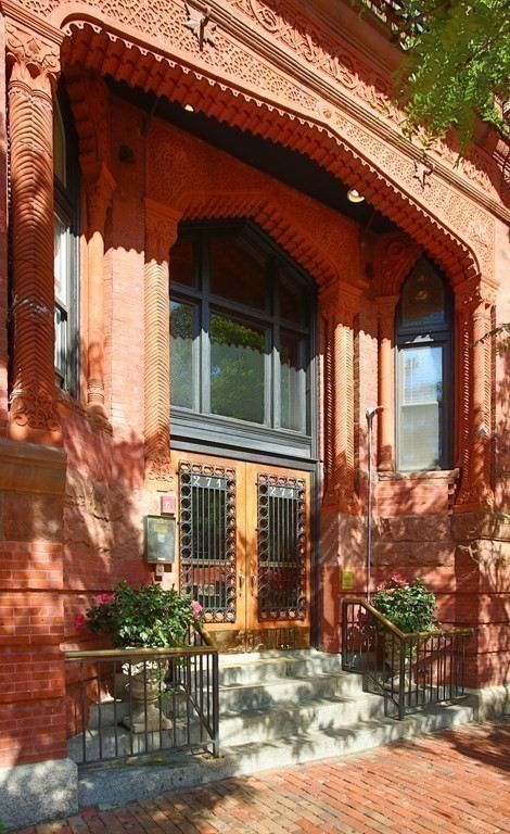 271 Dartmouth St # 2C