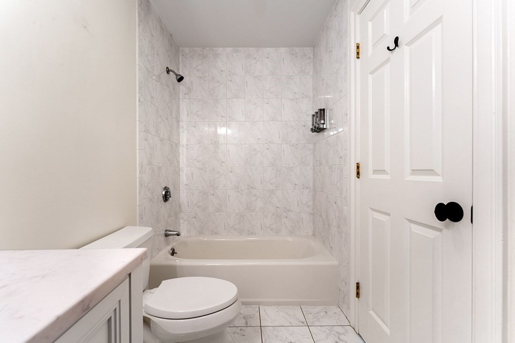 406-408 E 3rd St # 1