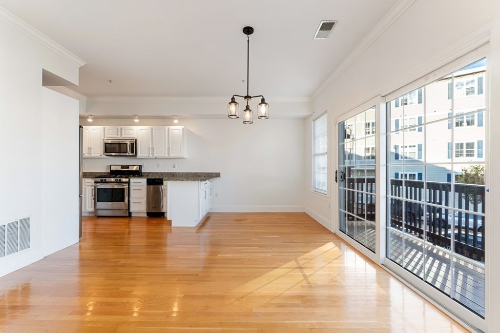 406-408 E 3rd St # 1