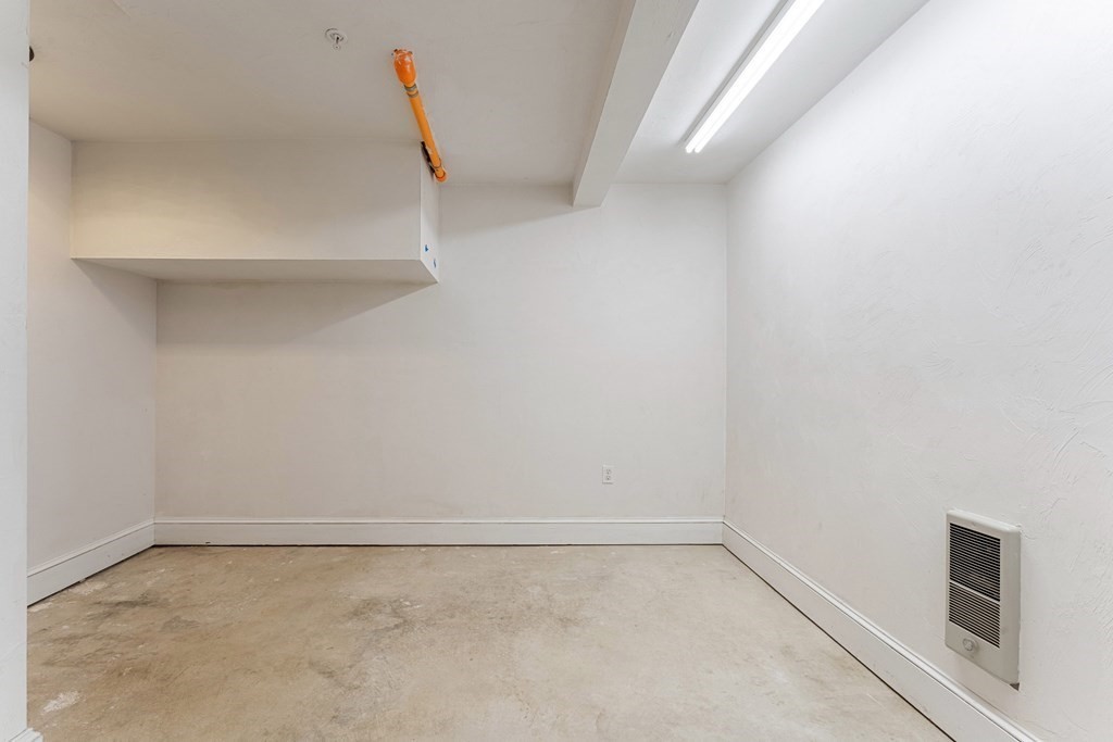 406-408 E 3rd St # 1