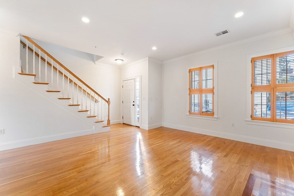 406-408 E 3rd St # 1