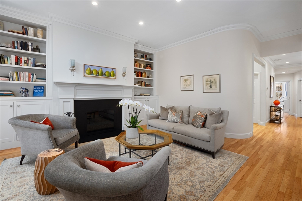 226 Marlborough St # 2