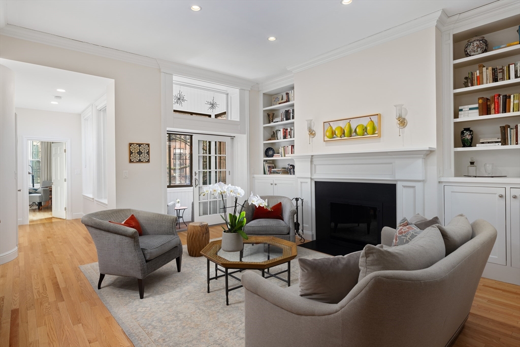 226 Marlborough St # 2