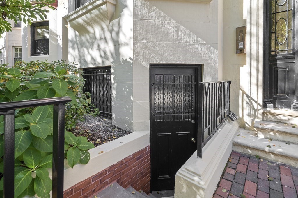 244 Beacon Street # 1C