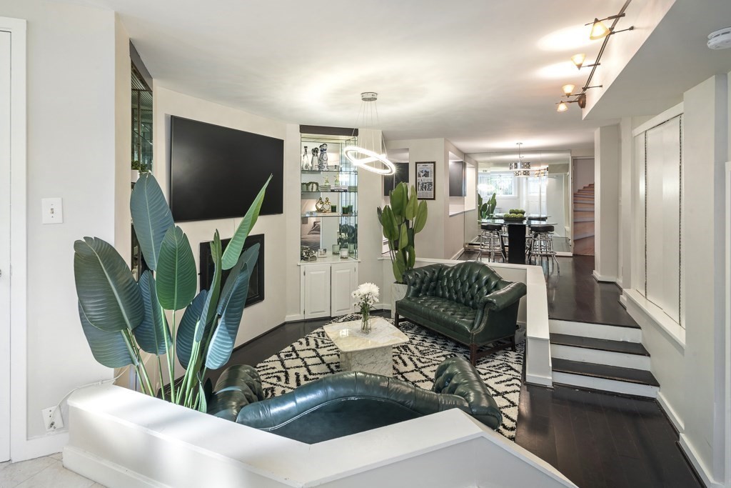 244 Beacon Street # 1C