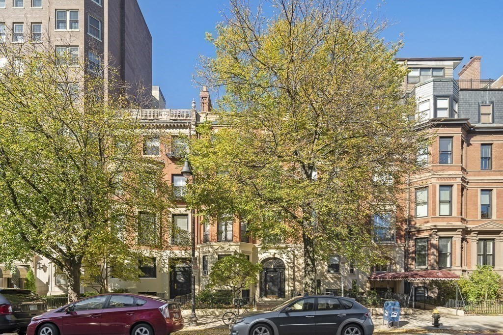 244 Beacon Street # 1C
