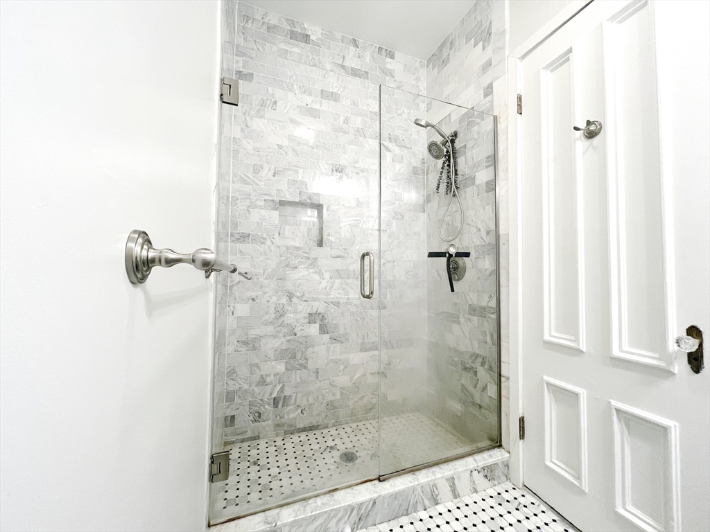 86 Commonwealth Avenue # 2R