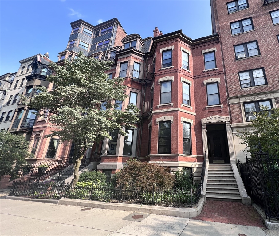 86 Commonwealth Avenue # 2R