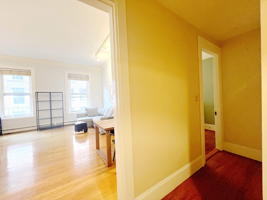 86 Commonwealth Avenue # 2R