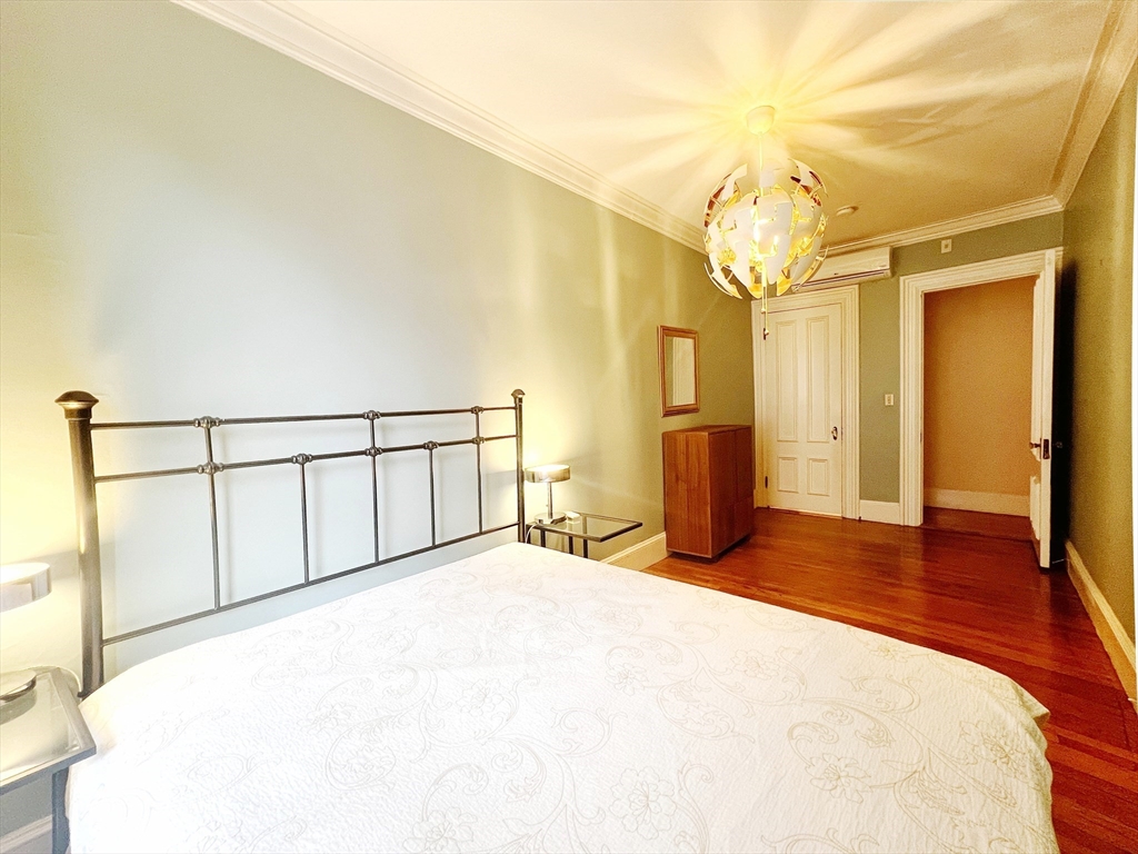 86 Commonwealth Avenue # 2R