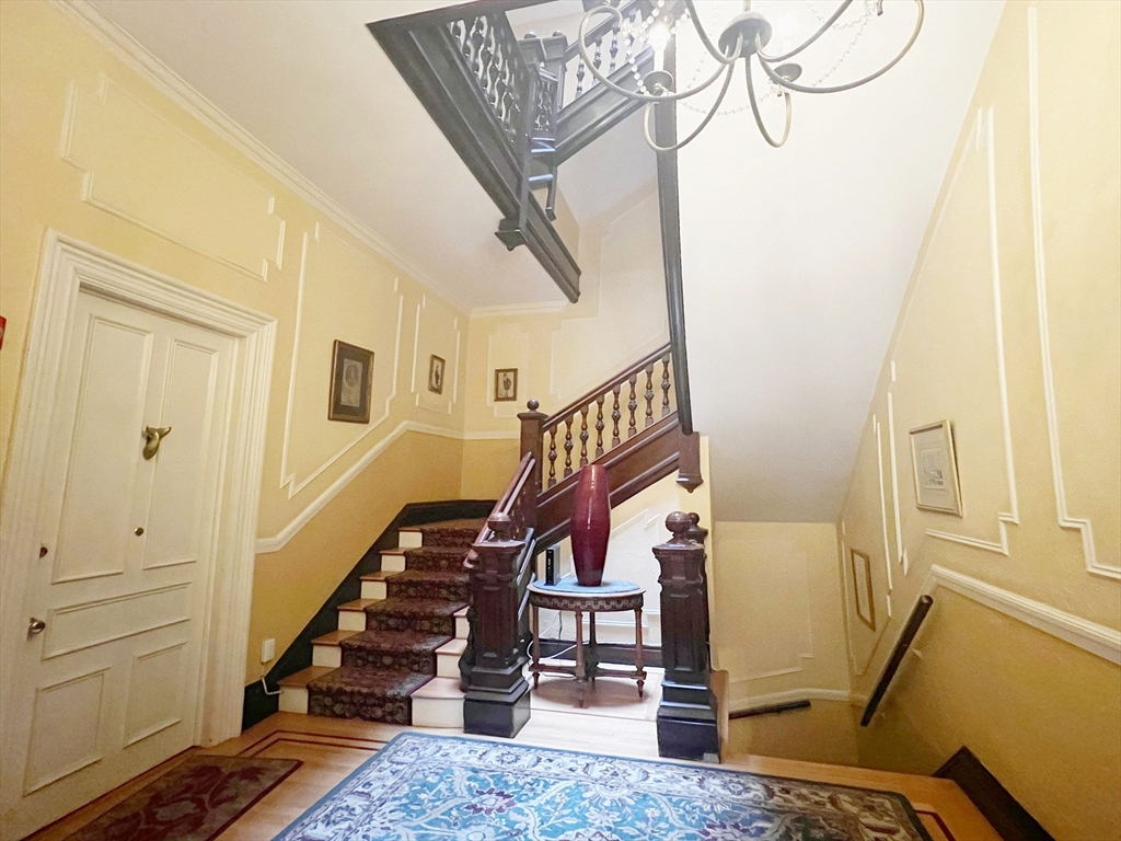 86 Commonwealth Avenue # 2R