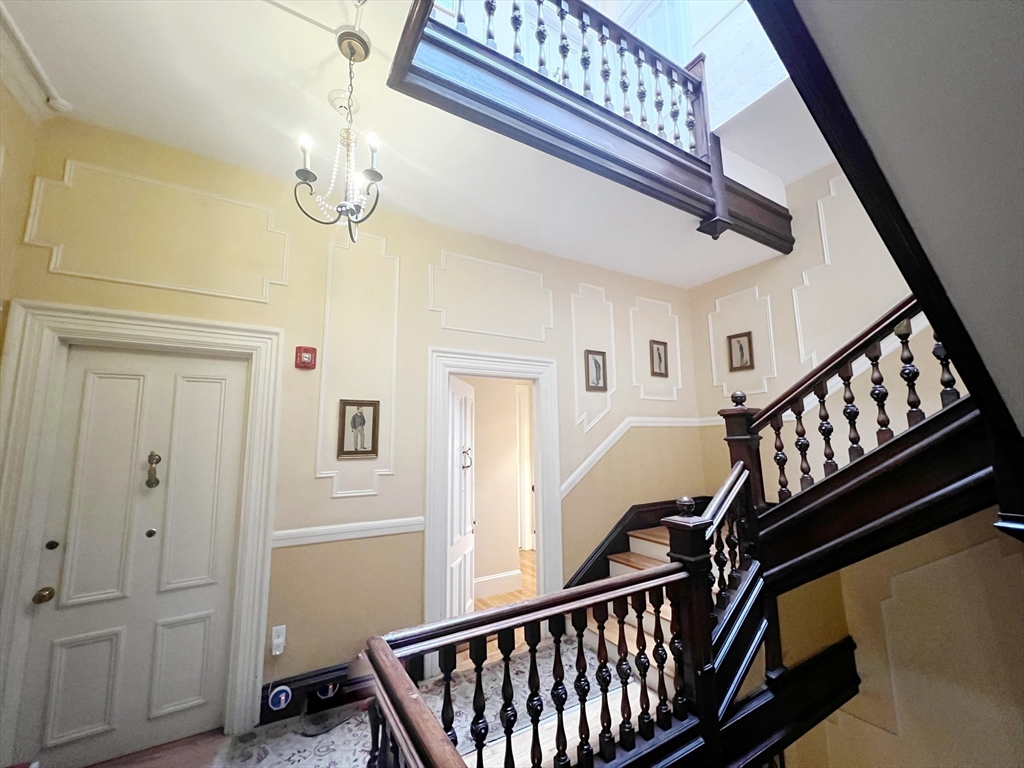 86 Commonwealth Avenue # 2R