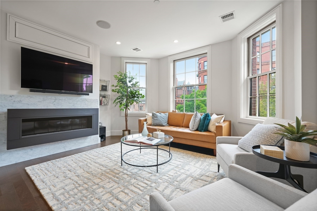 11 Exeter Street # 7