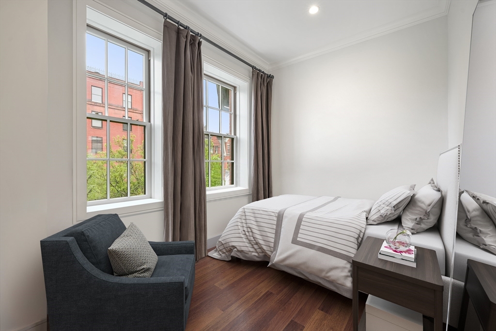 11 Exeter Street # 7