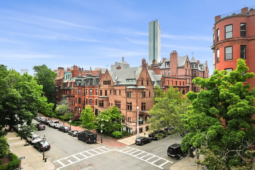 11 Exeter Street # 7