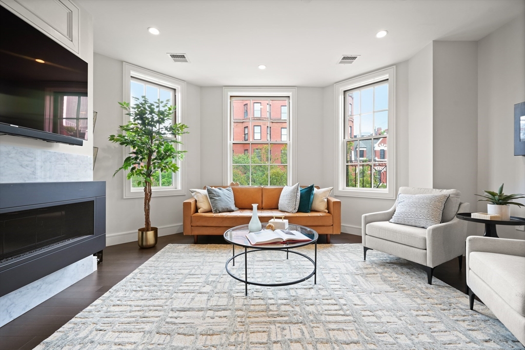 11 Exeter Street # 7